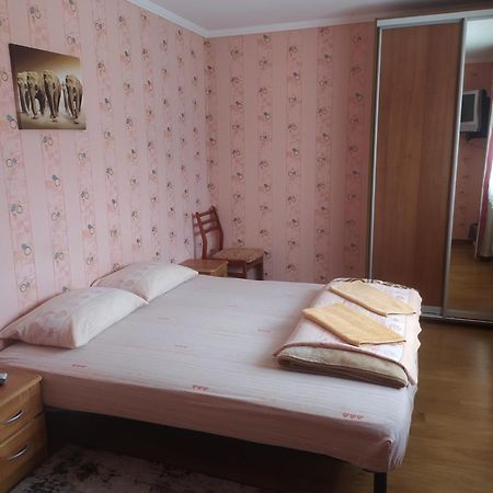 Guest House Cherepaha Kamieniec Podolski Zewnętrze zdjęcie